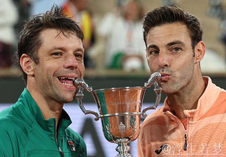 法格拉诺列尔斯与塞瓦略斯勇夺法网男双桂冠 法格拉诺列尔斯与塞瓦略斯勇夺法网男双桂冠